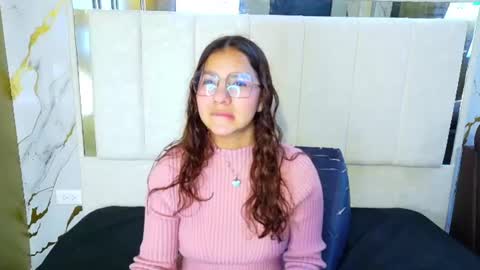 Snapshot of angeles_azul chatting on June 22, 2026, 6:49 pm angel online show from June 22, 2026, 6:49 pm