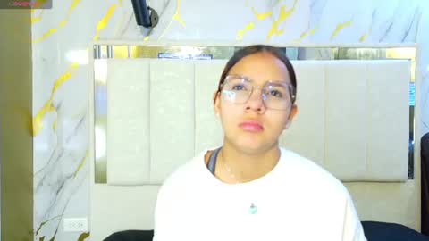 Snapshot of angeles_azul chatting on June 25, 2026, 12:31 pm angel online show from June 25, 2026, 12:31 pm