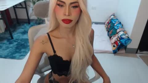 DIVINE ANGEL online show from February 15, 2026, 9:08 am