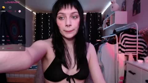 Snapshot of angelic_shawty chatting on December 12, 2024, 4:04 am Angel Katy  online show from December 12, 2024, 4:04 am