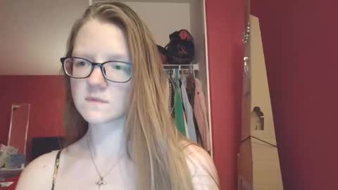 AngelicAngel online show from April 6, 2026, 4:10 am