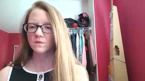 Snapshot of angelicangel3 chatting on April 25, 2026, 1:08 am AngelicAngel online show from April 25, 2026, 1:08 am
