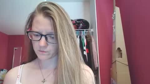 Snapshot of angelicangel3 chatting on May 11, 2026, 7:44 pm AngelicAngel online show from May 11, 2026, 7:44 pm