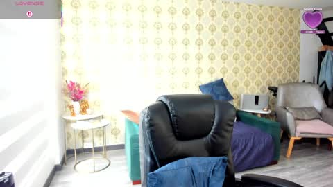 Snapshot of angelina_class_7 chatting on April 23, 2026, 1:02 pm angelina_class_7 online show from April 23, 2026, 1:02 pm