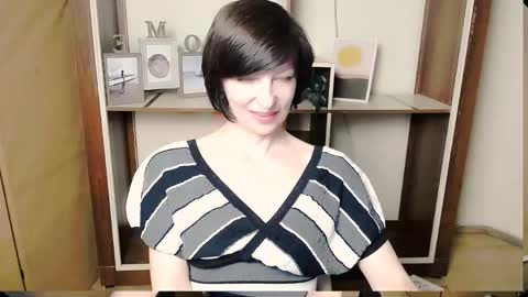 Angelina online show from May 25, 2026, 8:20 am
