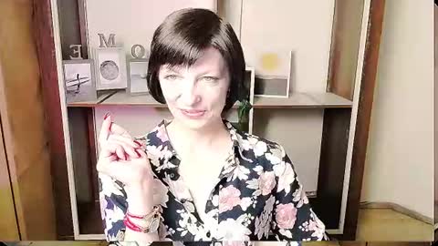 Snapshot of angelinalov_ chatting on June 19, 2026, 9:35 am Angelina online show from June 19, 2026, 9:35 am