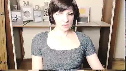 Snapshot of angelinalov_ chatting on June 23, 2026, 7:50 am Angelina online show from June 23, 2026, 7:50 am