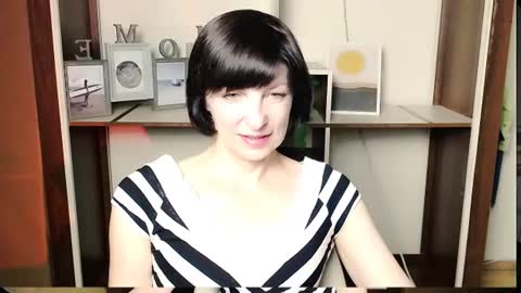 Snapshot of angelinalov_ chatting on July 4, 2026, 8:20 am Angelina online show from July 4, 2026, 8:20 am
