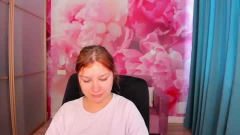 AngelinaLow online show from May 17, 2026, 5:27 am