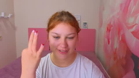 AngelinaLow online show from May 19, 2026, 11:27 am