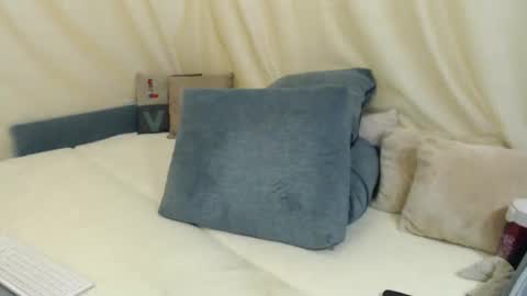 Angelinasweetyy online show from December 4, 2025, 5:06 am