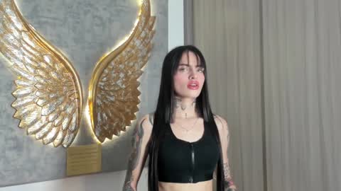 Angeline Smith  online show from November 12, 2025, 5:08 am