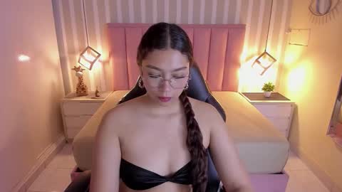 Snapshot of angelinemore chatting on March 7, 2026, 7:33 pm ANGELINE online show from March 7, 2026, 7:33 pm