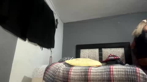 angelita827652 online show from March 16, 2026, 9:13 am