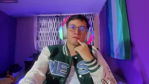Snapshot of angelito18_twink chatting on June 15, 2026, 9:17 pm Angel online show from June 15, 2026, 9:17 pm