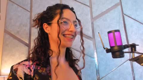 Angel online show from February 6, 2025, 10:10 pm