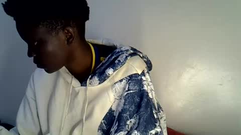Snapshot of angell_queen2 chatting on July 17, 2026, 7:19 pm angell_queen2 online show from July 17, 2026, 7:19 pm