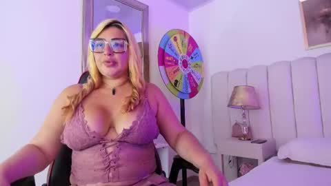 angellhott  online show from March 2, 2026, 6:26 pm