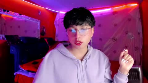 Snapshot of angellonfire chatting on September 18, 2025, 5:53 am Angel  online show from September 18, 2025, 5:53 am