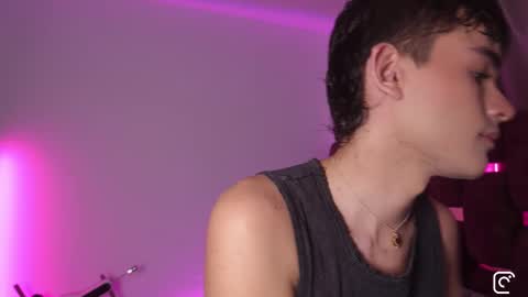 Angelo I work from home this is my room  online show from September 17, 2025, 6:48 am