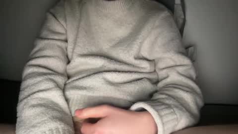 Snapshot of angelow2000 chatting on December 13, 2024, 11:06 pm Angelow online show from December 13, 2024, 11:06 pm