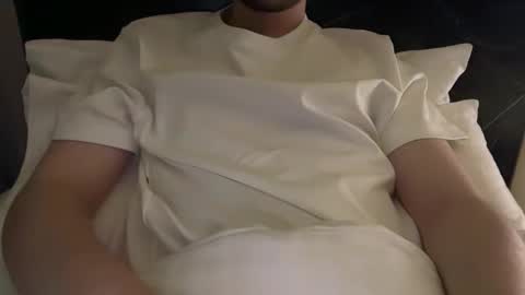 Snapshot of angelow2000 chatting on March 12, 2025, 2:30 am Angelow online show from March 12, 2025, 2:30 am