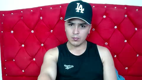 Snapshot of angels_0001 chatting on December 14, 2024, 5:40 am angels_0001 online show from December 14, 2024, 5:40 am