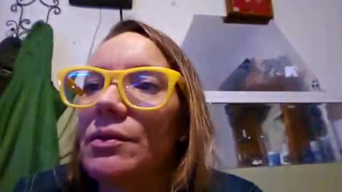 Snapshot of angelvanderpool71 chatting on December 30, 2024, 7:42 pm angelvanderpool71 online show from December 30, 2024, 7:42 pm