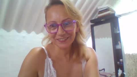 angelycute476334 online show from February 3, 2026, 7:52 pm