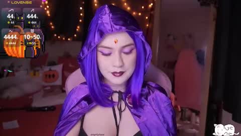 Snapshot of angelytaxx chatting on October 26, 2025, 5:35 am Angel online show from October 26, 2025, 5:35 am