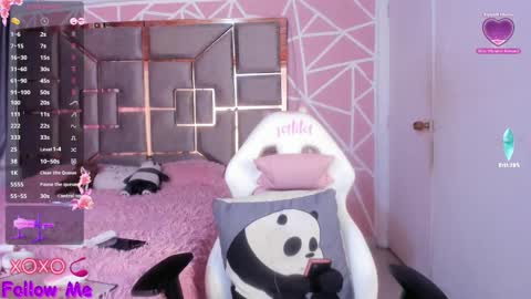 Anggi  online show from February 10, 2025, 5:09 pm