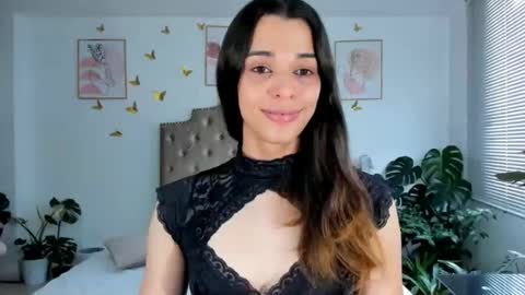 Anabella online show from April 10, 2026, 6:12 pm