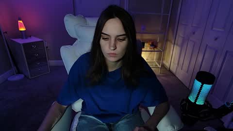 Angie Fae online show from April 21, 2026, 2:51 am