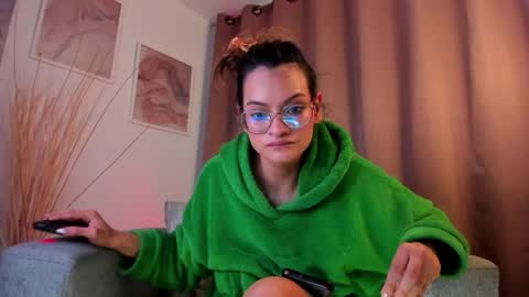 AngiePirs online show from March 25, 2026, 7:53 pm