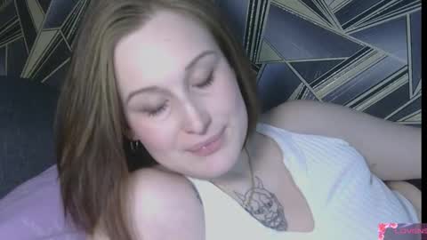 Snapshot of ani_eww chatting on February 2, 2026, 8:18 pm Anne online show from February 2, 2026, 8:18 pm