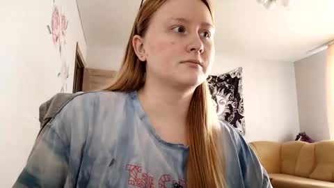 Snapshot of anika_lipps chatting on September 19, 2025, 12:17 pm Anika online show from September 19, 2025, 12:17 pm