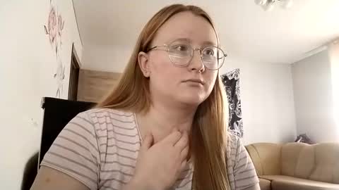 Snapshot of anika_lipps chatting on October 17, 2025, 12:41 pm Anika online show from October 17, 2025, 12:41 pm