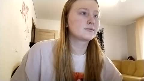 Snapshot of anika_lipps chatting on October 27, 2025, 1:37 pm Anika online show from October 27, 2025, 1:37 pm