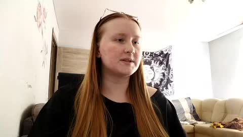 Snapshot of anika_lipps chatting on April 19, 2026, 2:05 pm Anika online show from April 19, 2026, 2:05 pm