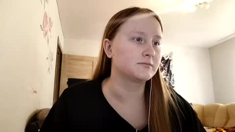 Snapshot of anika_lipps chatting on April 22, 2026, 9:44 am Anika online show from April 22, 2026, 9:44 am