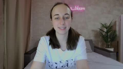 anikabloom online show from January 22, 2025, 5:05 am