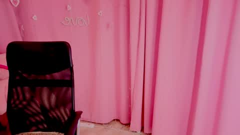 Snapshot of aniskyy chatting on April 29, 2026, 5:30 pm Anni online show from April 29, 2026, 5:30 pm
