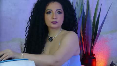 anissia teaser online show from February 6, 2026, 5:56 am