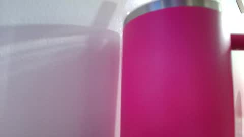 ana independent model online show from November 24, 2025, 8:36 am