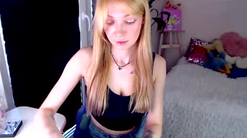 anita_moon_ online show from May 23, 2026, 1:15 pm