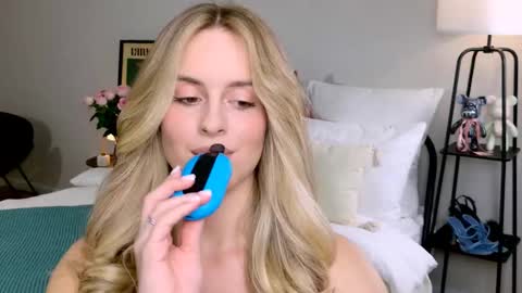 Anita online show from September 25, 2025, 1:15 pm