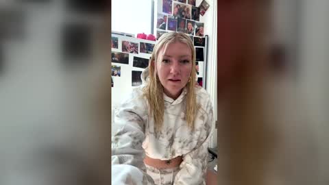 Snapshot of anitaplaya1 chatting on March 15, 2026, 6:25 pm Anna online show from March 15, 2026, 6:25 pm