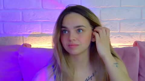 AnitaVenture online show from October 4, 2025, 4:32 am