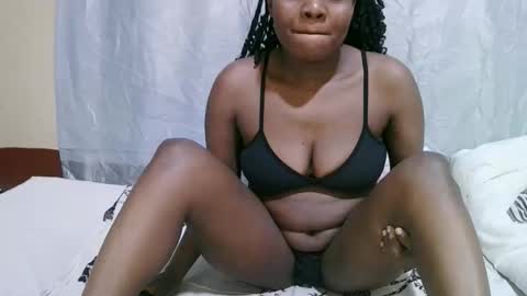 ann_keller online show from April 12, 2026, 8:36 pm