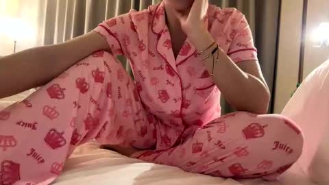 Snapshot of anna___25 chatting on April 1, 2026, 7:00 pm Anna online show from April 1, 2026, 7:00 pm